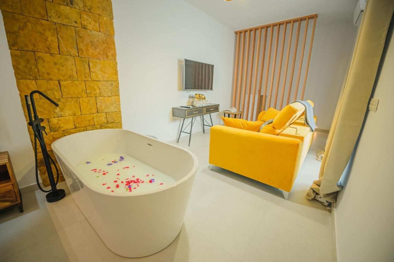 Estudio Boutique Terral كونيل ذي لا فرونتيرا المظهر الخارجي الصورة