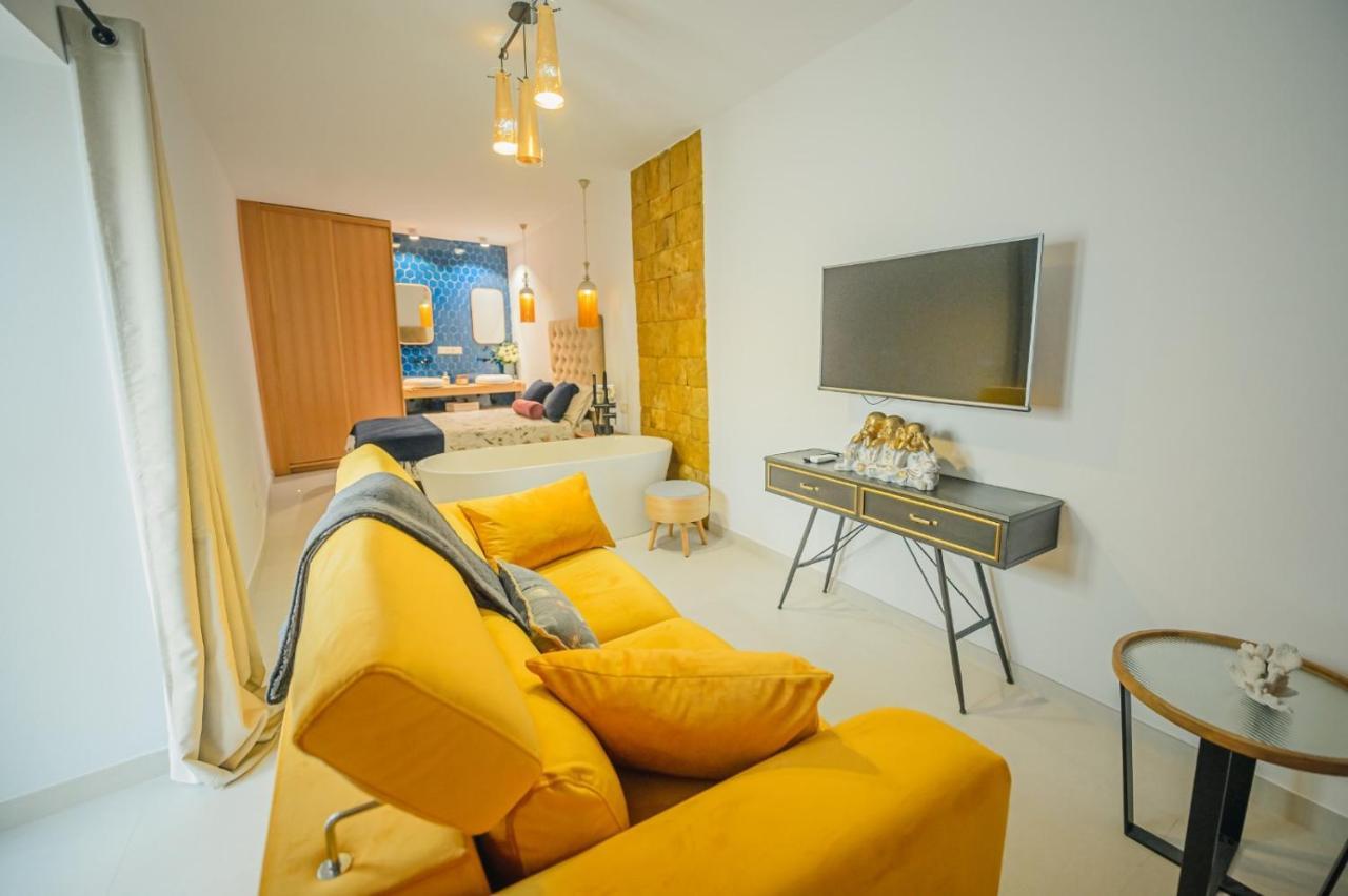 Estudio Boutique Terral كونيل ذي لا فرونتيرا المظهر الخارجي الصورة